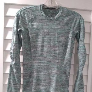 Lululemon Active Pullover w/Pockets Size 4